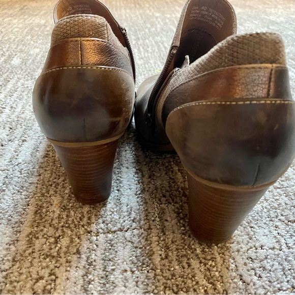 Heeled Ankle Bootie - Picture 4 of 7